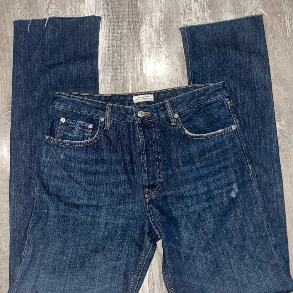 ZARA woman Bootcut raw hem dark wash jeans size 8
